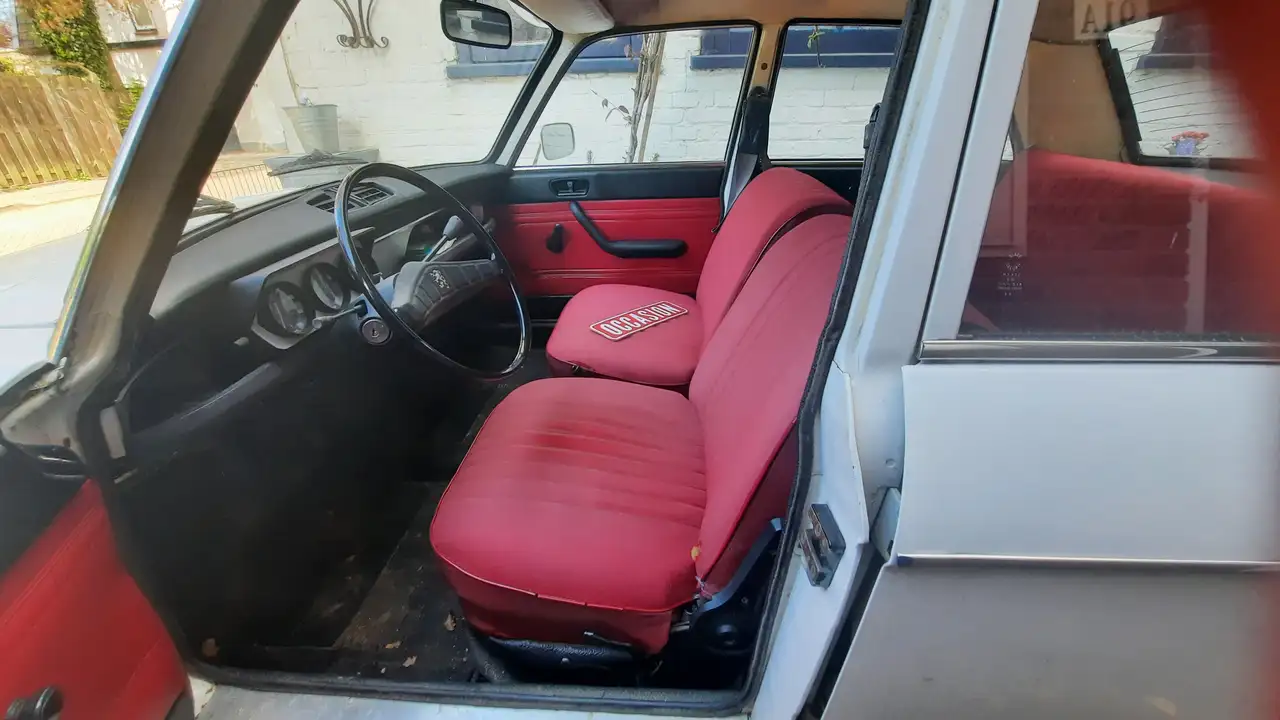 Peugeot 204 Sedan, foto 3
