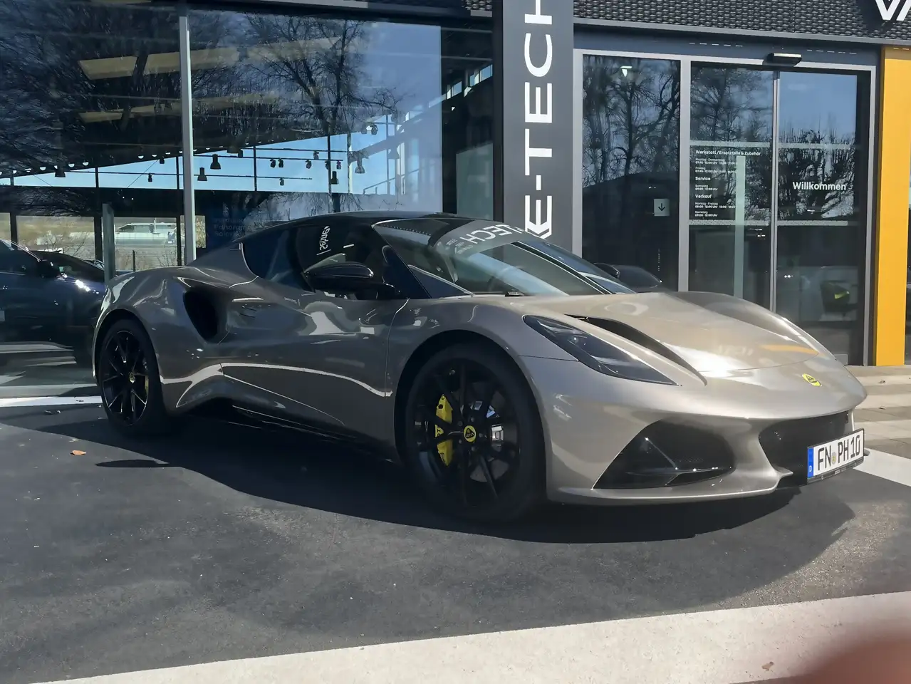 Lotus Emira