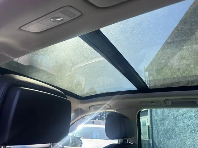Volkswagen Touareg view 10
