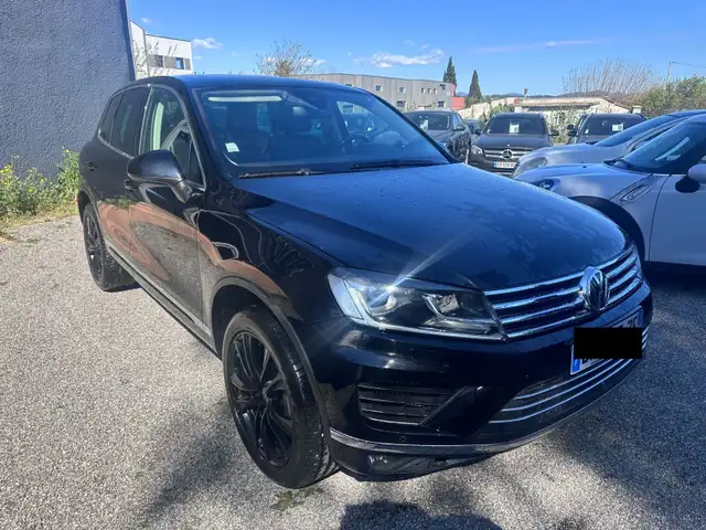 Volkswagen Touareg view 6