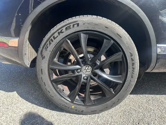 Volkswagen Touareg view 15
