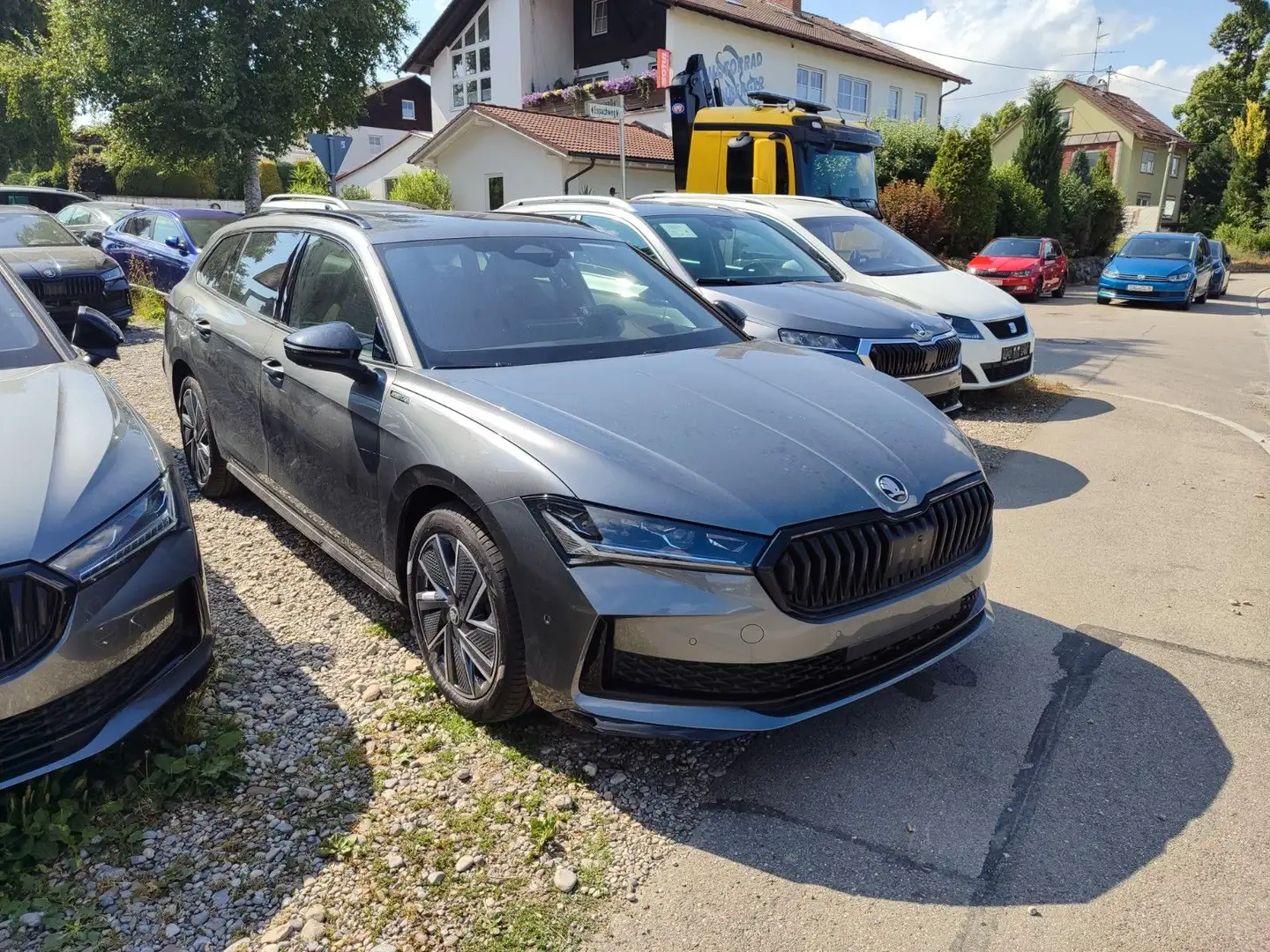 Skoda Superb Combi 1.5TSI iV 150 kW Sportline PANO AHK Gris - 2