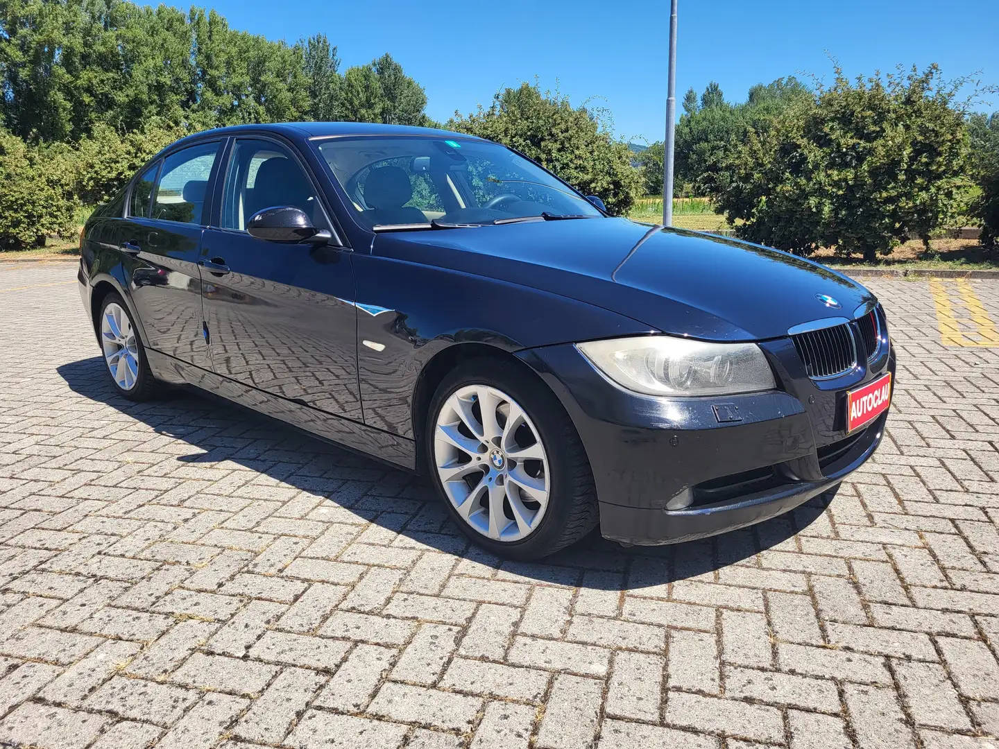 BMW 320 320d Eletta FL Nero - 2