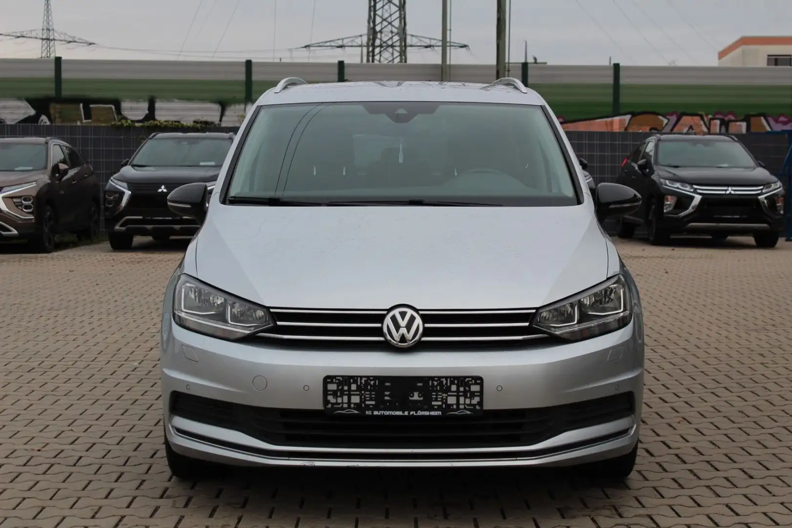 Volkswagen Touran 1.5 IQ.DRIVE Aut. 7-Sitzer Navi Silber - 2