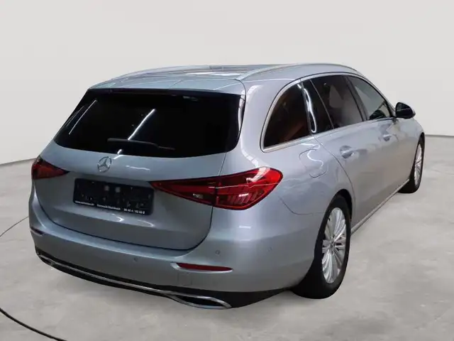 Mercedes-Benz C-Class view 4
