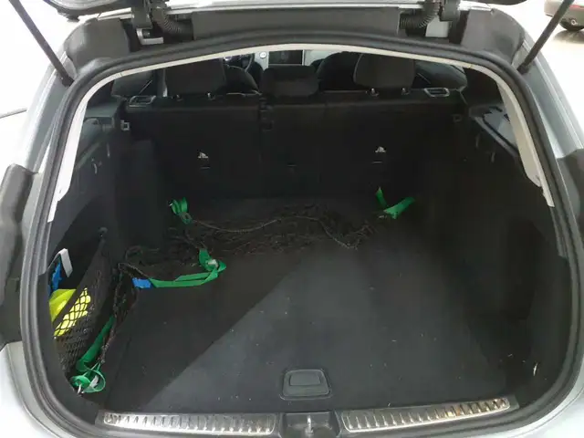 Mercedes-Benz C-Class view 15