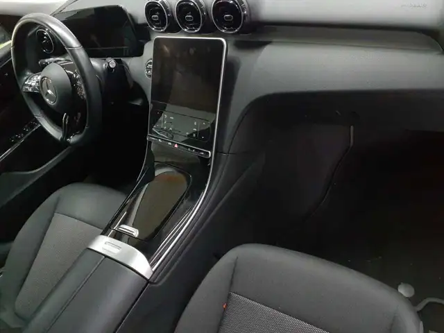 Mercedes-Benz C-Class view 9