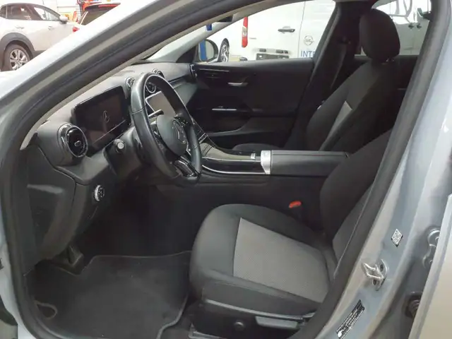 Mercedes-Benz C-Class view 7