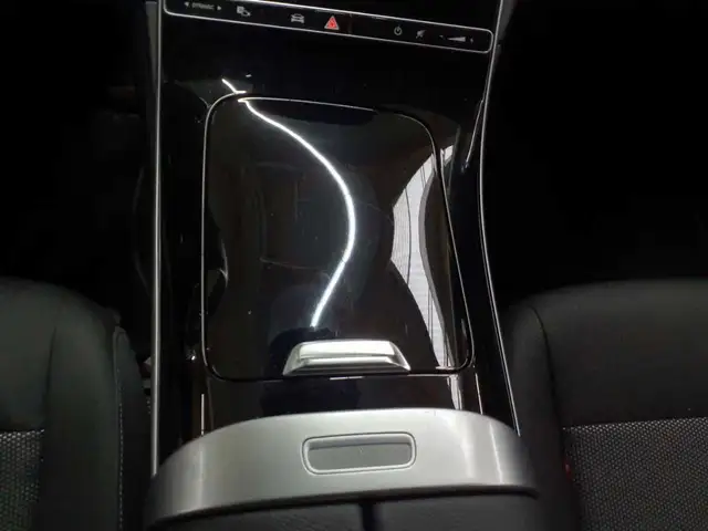 Mercedes-Benz C-Class view 10