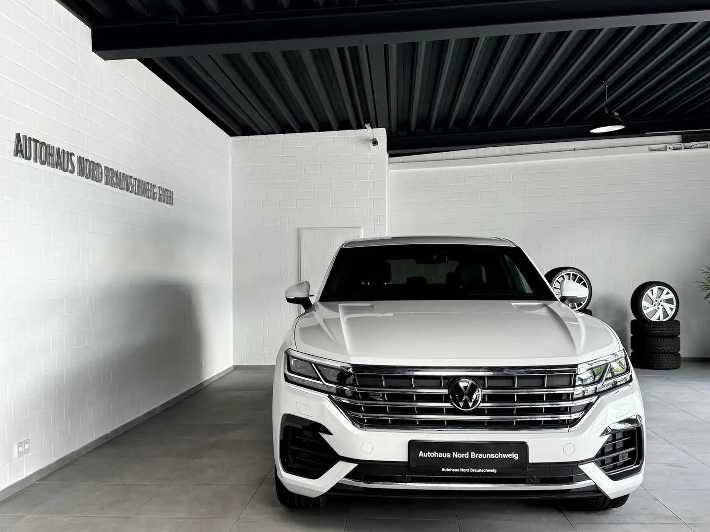 Volkswagen Touareg 3.0TDI 4Motion R Line*IQ*AHK*Luft*Virtual Weiß - 2