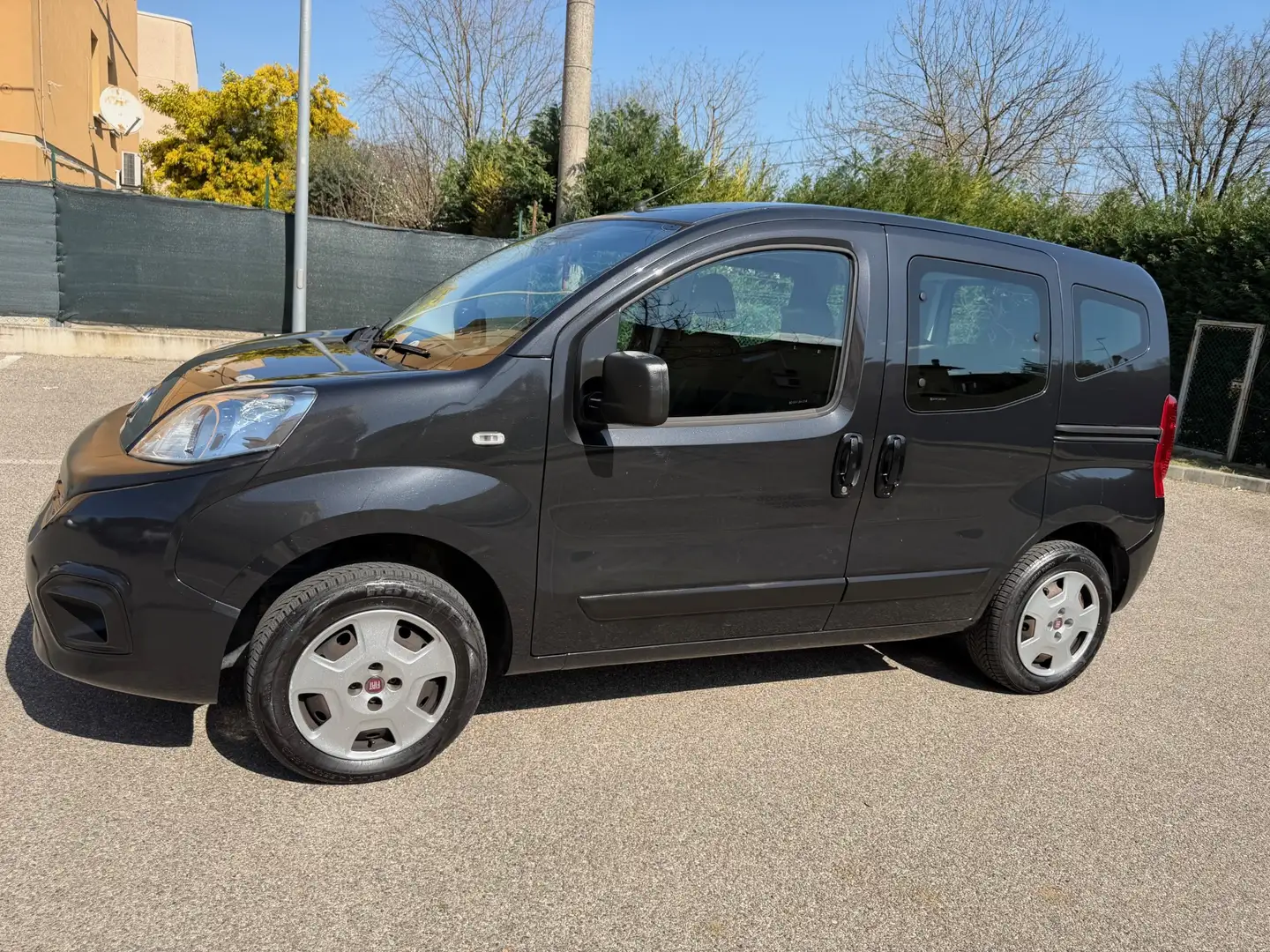 Fiat Qubo 1.4 METANO - NEOPATENTATI - 12 MESI DI GARANZIA - Negro - 2