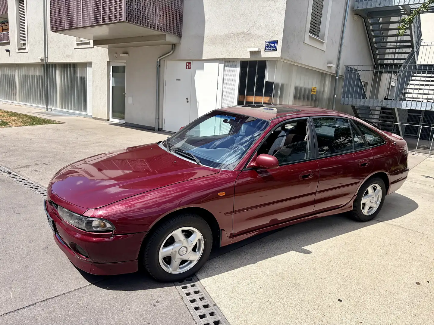 Mitsubishi Galant 2000 V6-24 HB - 2