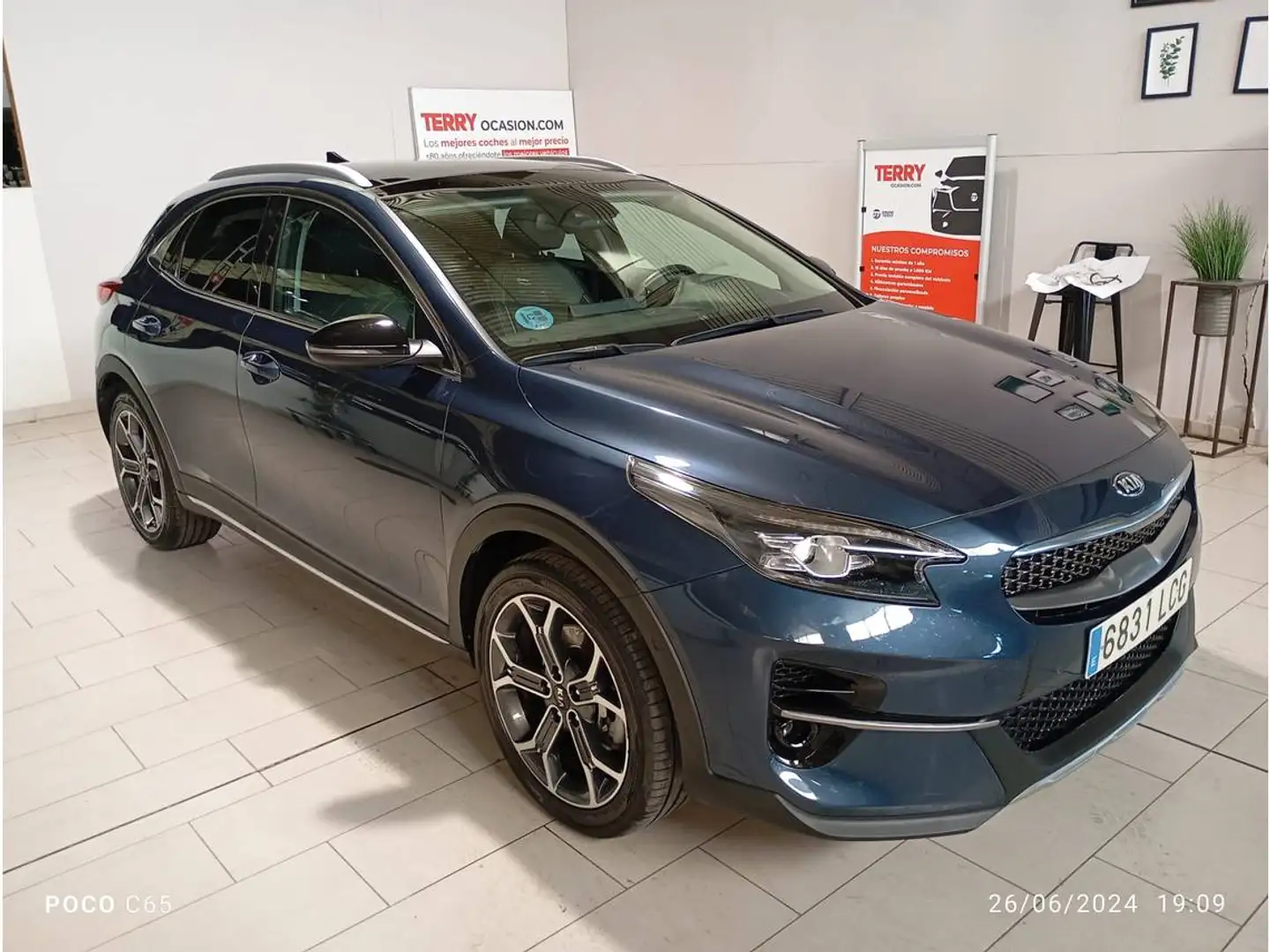 Kia XCeed 1.6 CRDi Eco-Dynamics DCT Emotion 136 Plateado - 1