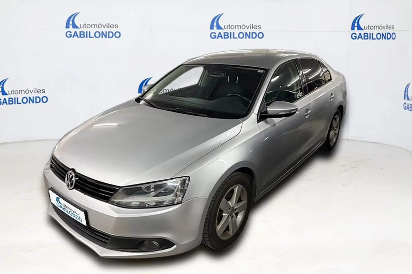 Volkswagen Jetta 1.9TDI Advance Bluemotion Grau - 1