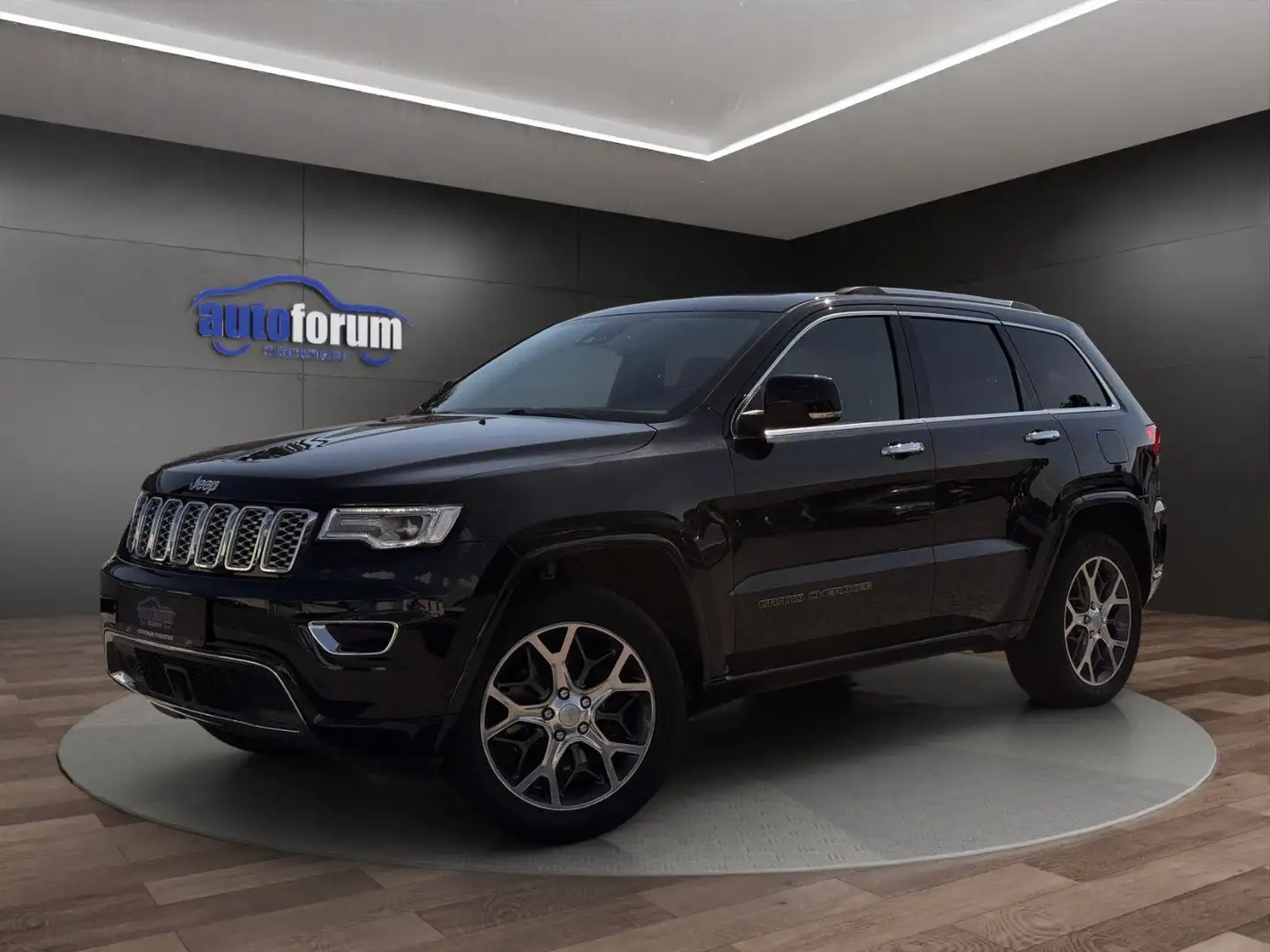 Jeep Grand Cherokee 3.0 CRD Overland AHK°PANO°KAMERA Schwarz - 1