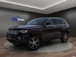 Jeep Grand Cherokee 3.0 CRD Overland AHK°PANO°KAMERA