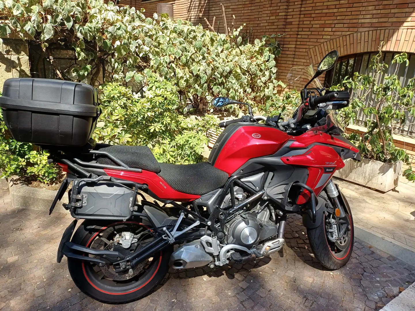 Benelli TRK 502 Stradale Rosso - 2
