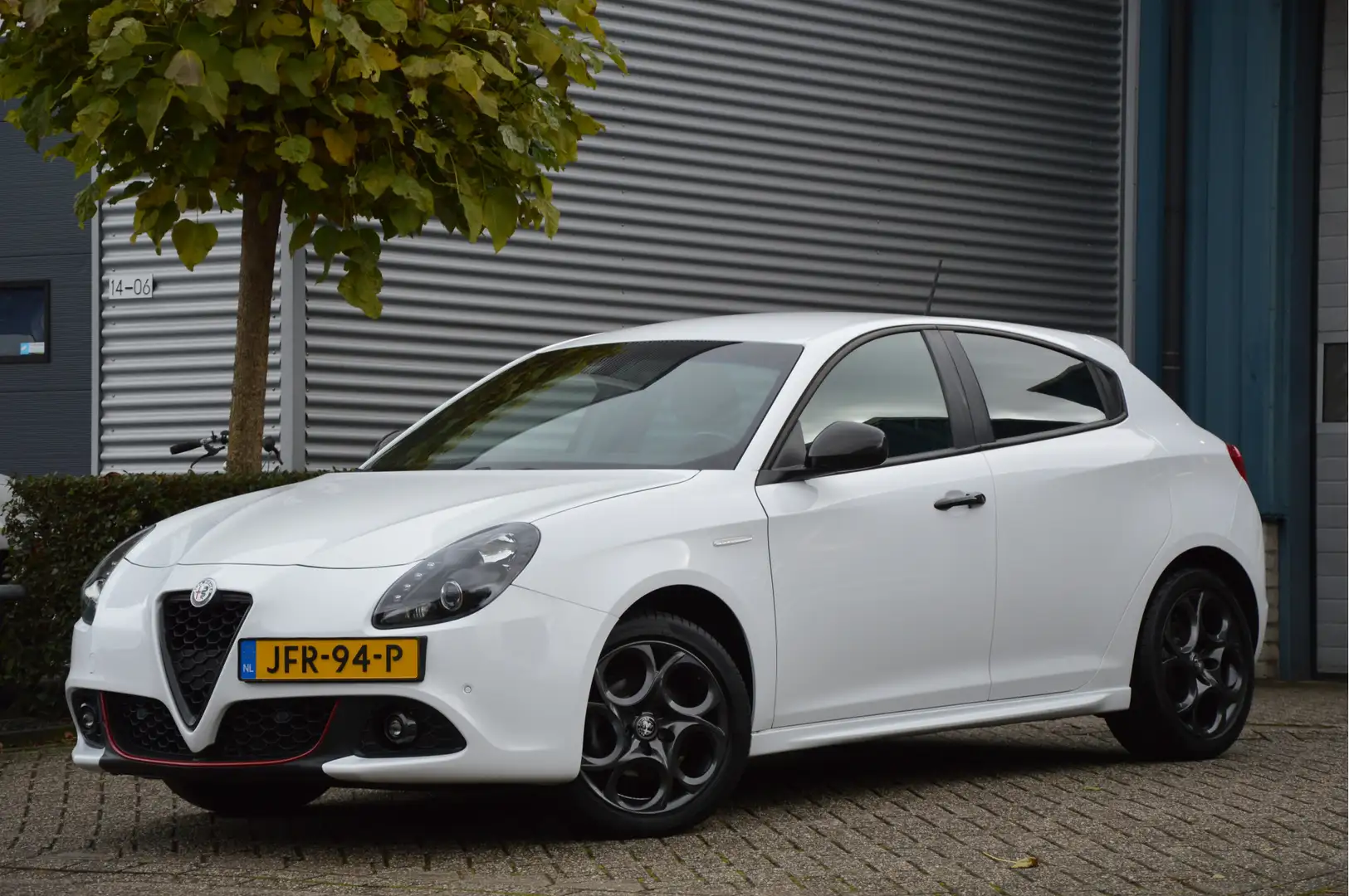 Alfa Romeo Giulietta 1.4 Turbo Sport Weiß - 1