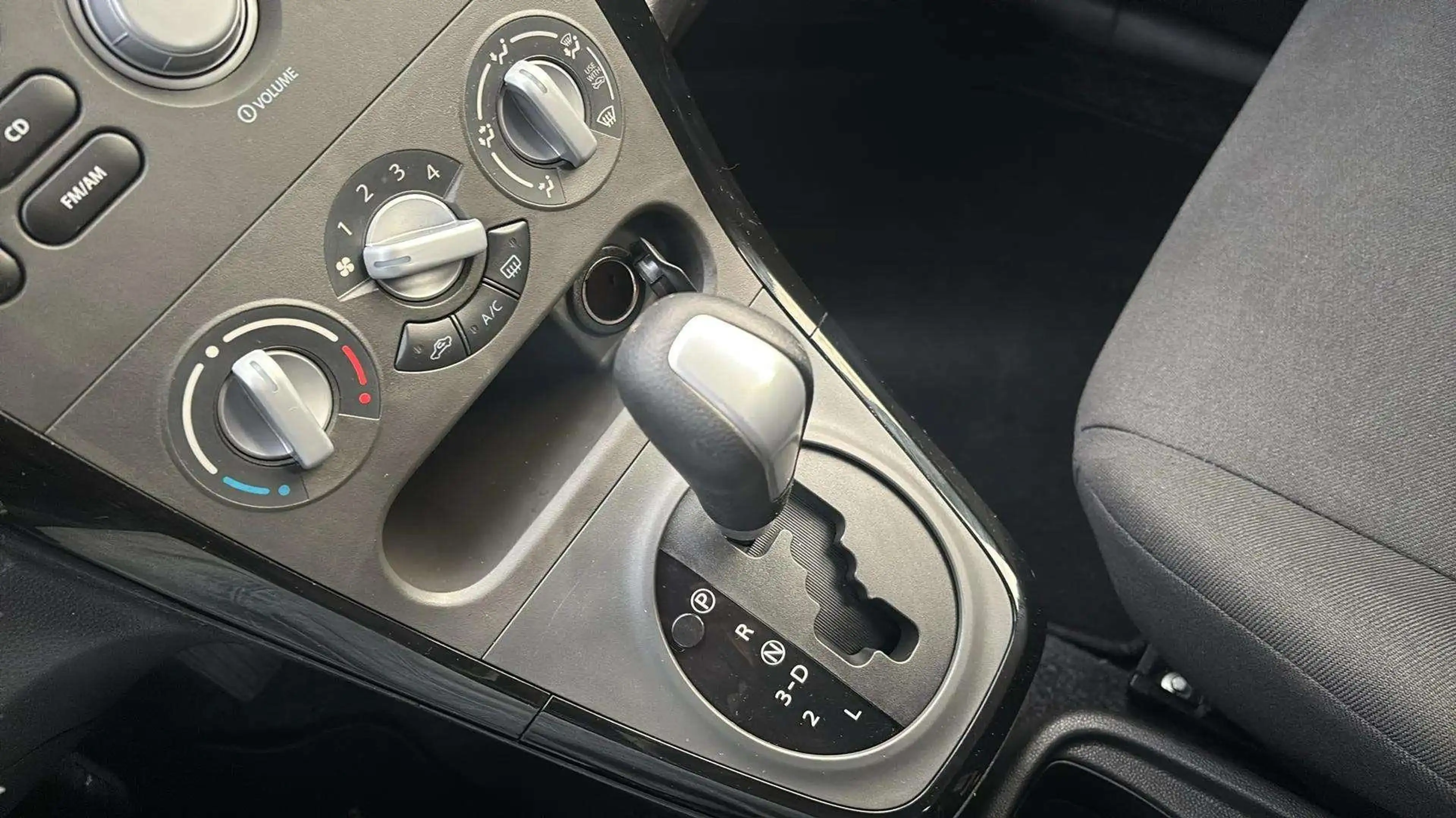 Suzuki Splash Automatik*1.Hand*SHZ*PDC*Klima*Garantie* — photo 13