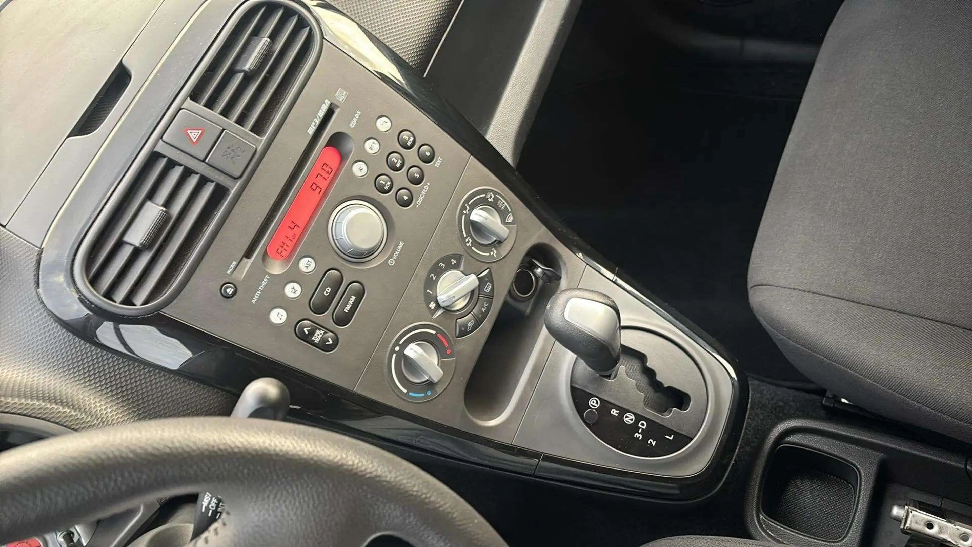 Suzuki Splash Automatik*1.Hand*SHZ*PDC*Klima*Garantie* — photo 10