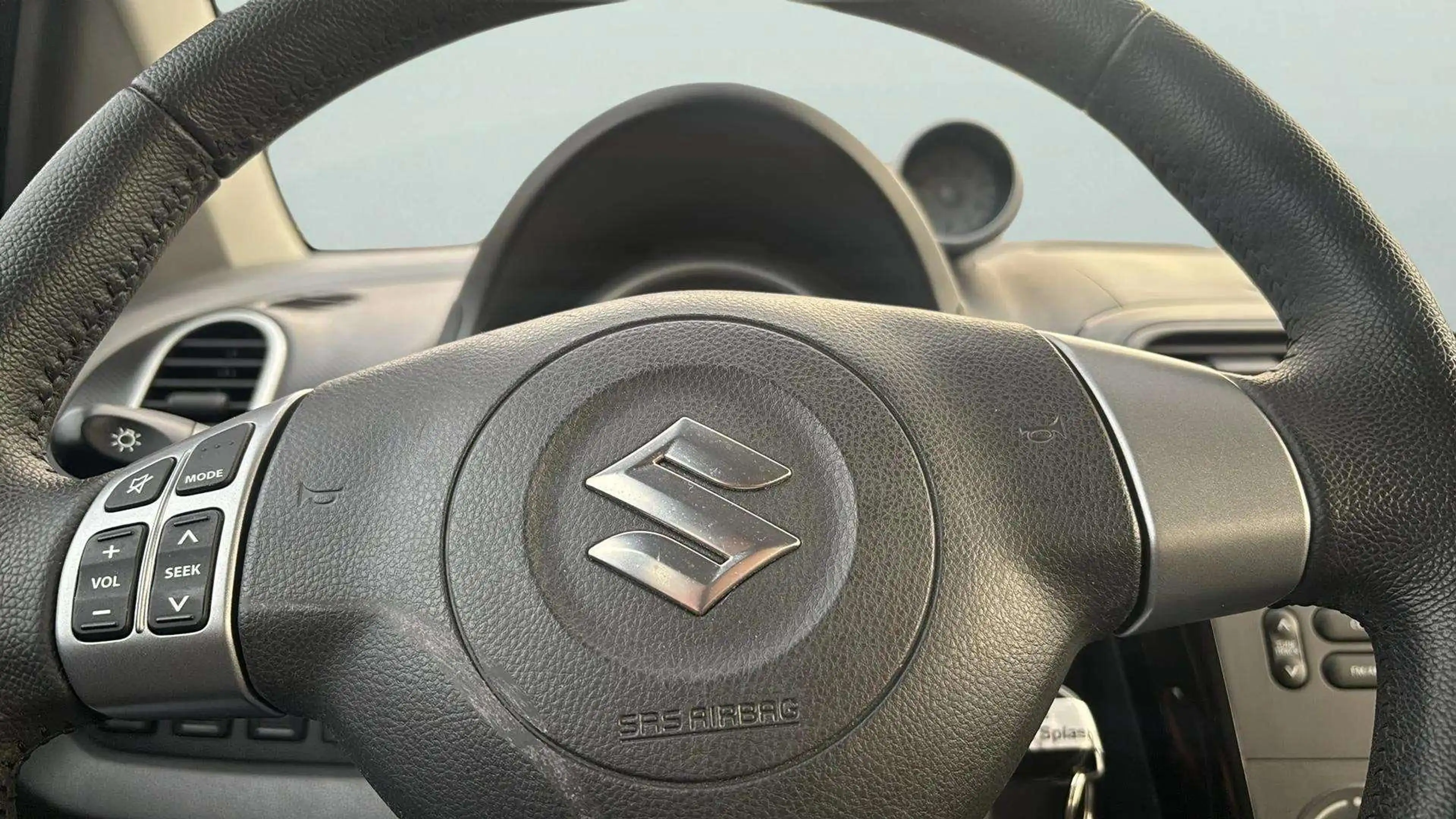 Suzuki Splash Automatik*1.Hand*SHZ*PDC*Klima*Garantie* — photo 11
