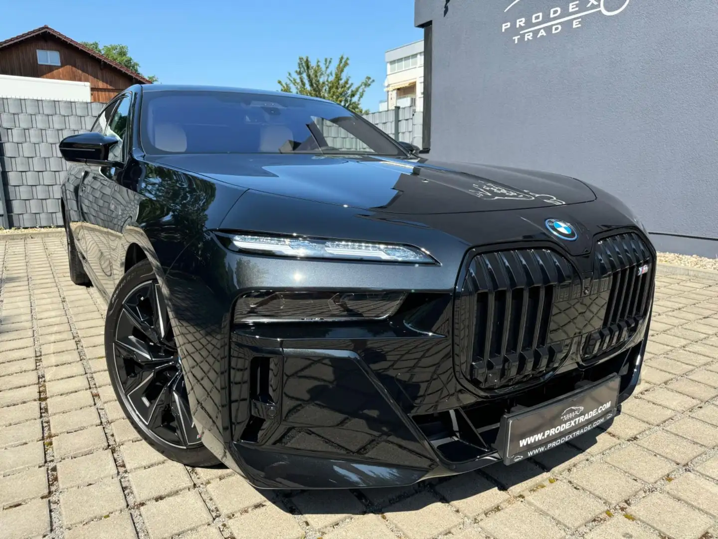BMW 760 e xDrive Full Options *IN STOCK* Schwarz - 1