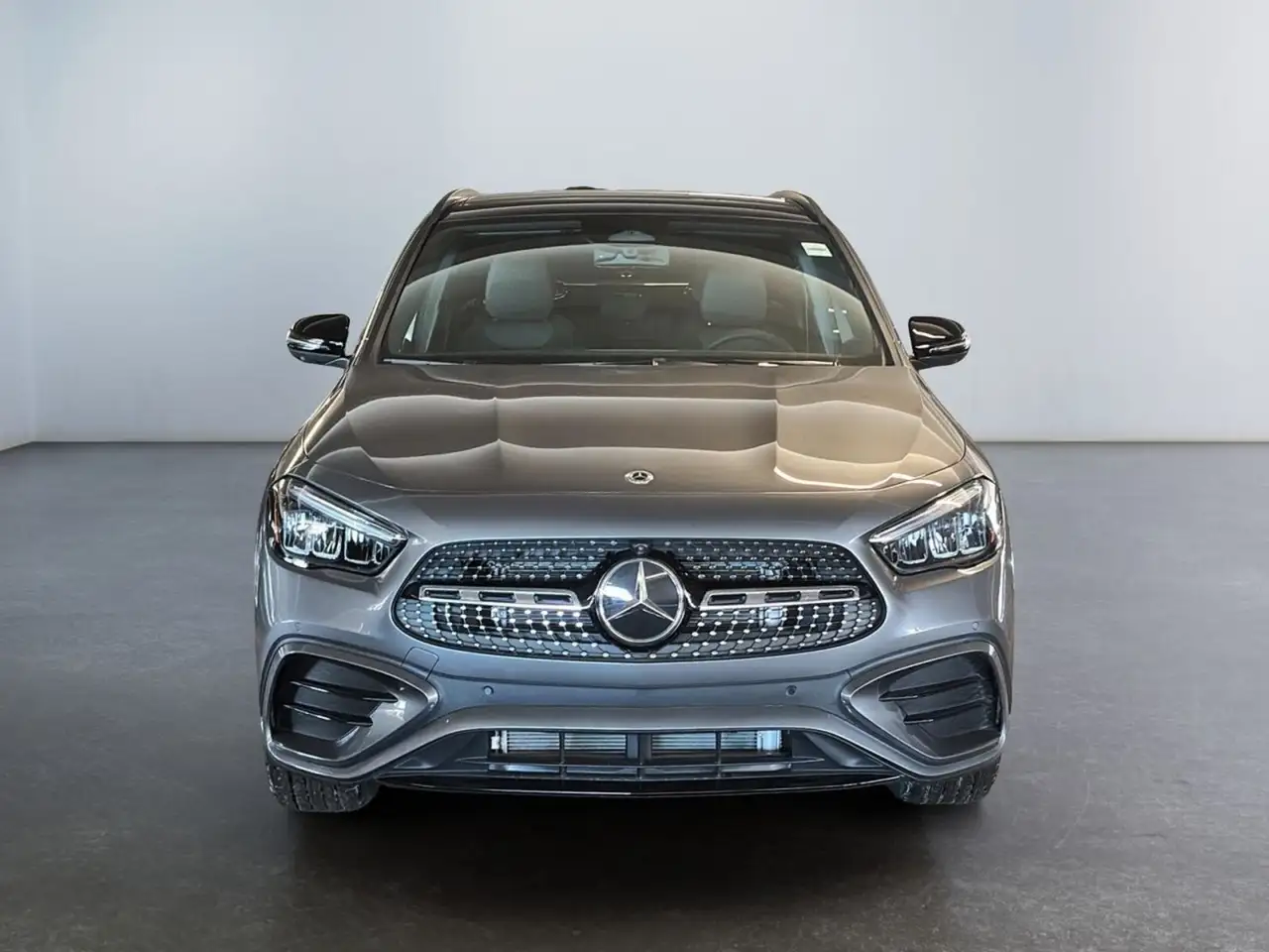 Mercedes-Benz GLA снимка Mercedes-Benz GLA