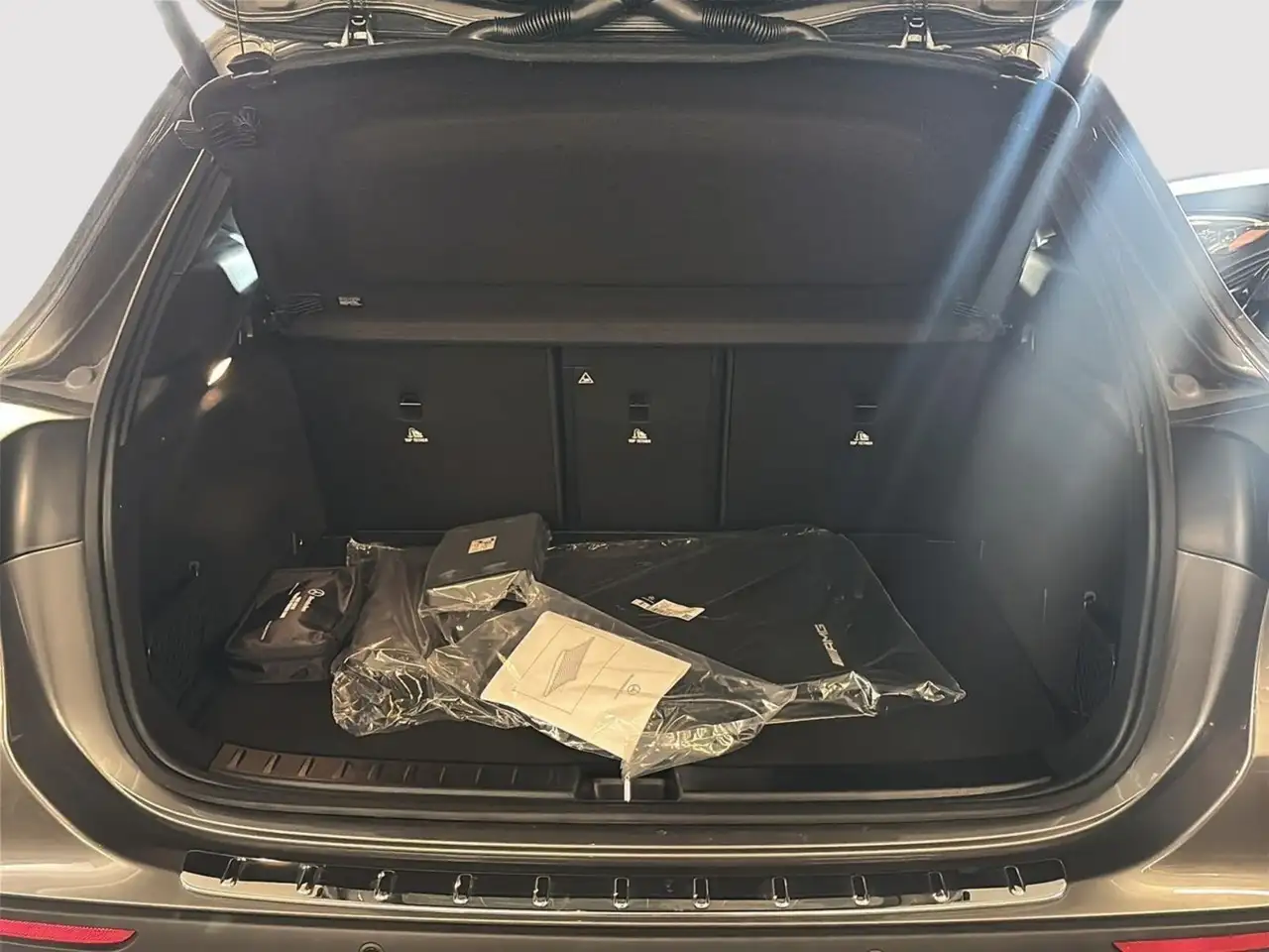 Mercedes-Benz GLA снимка Mercedes-Benz GLA