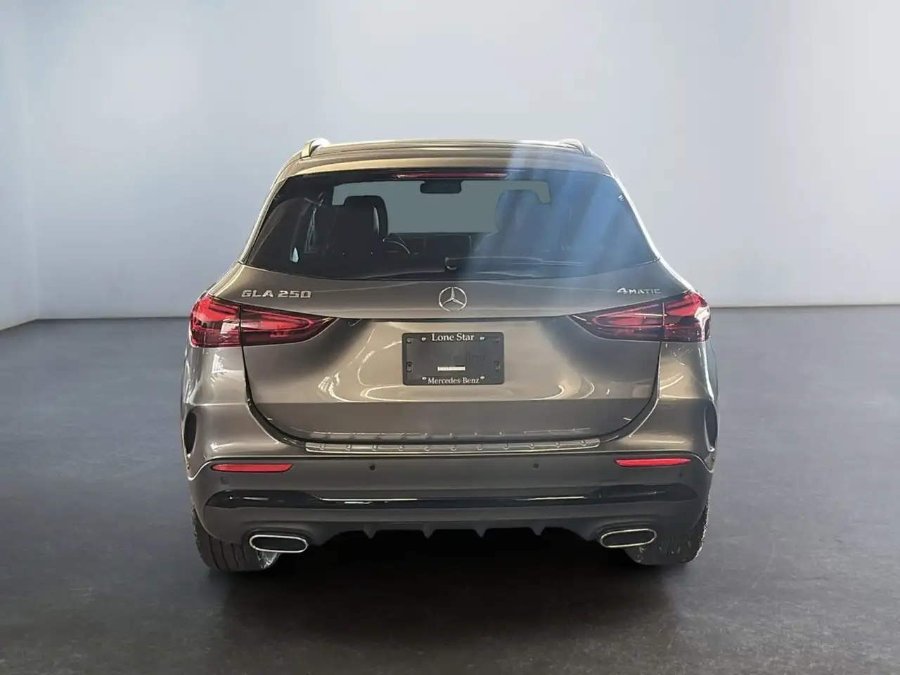 Mercedes-Benz GLA снимка Mercedes-Benz GLA