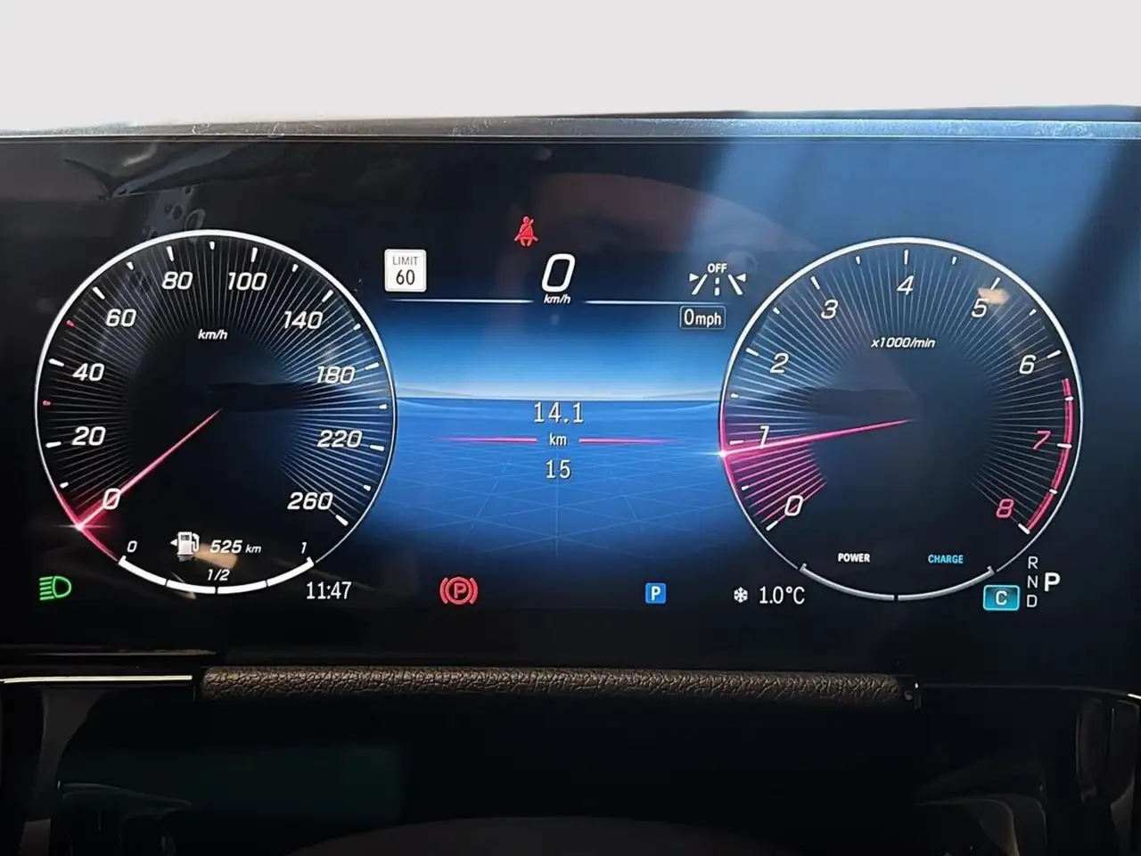 Mercedes-Benz GLA снимка Mercedes-Benz GLA