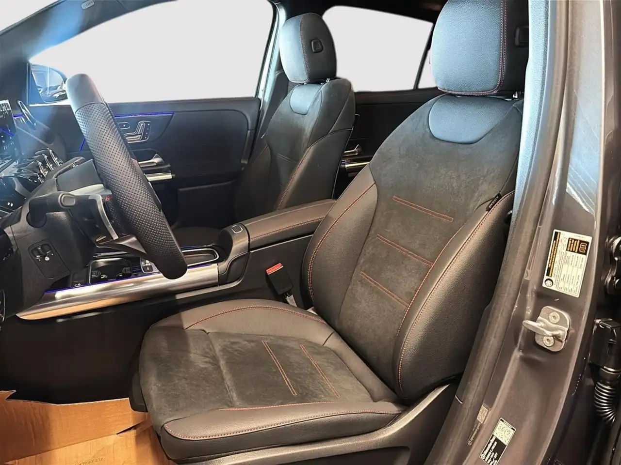 Mercedes-Benz GLA снимка Mercedes-Benz GLA