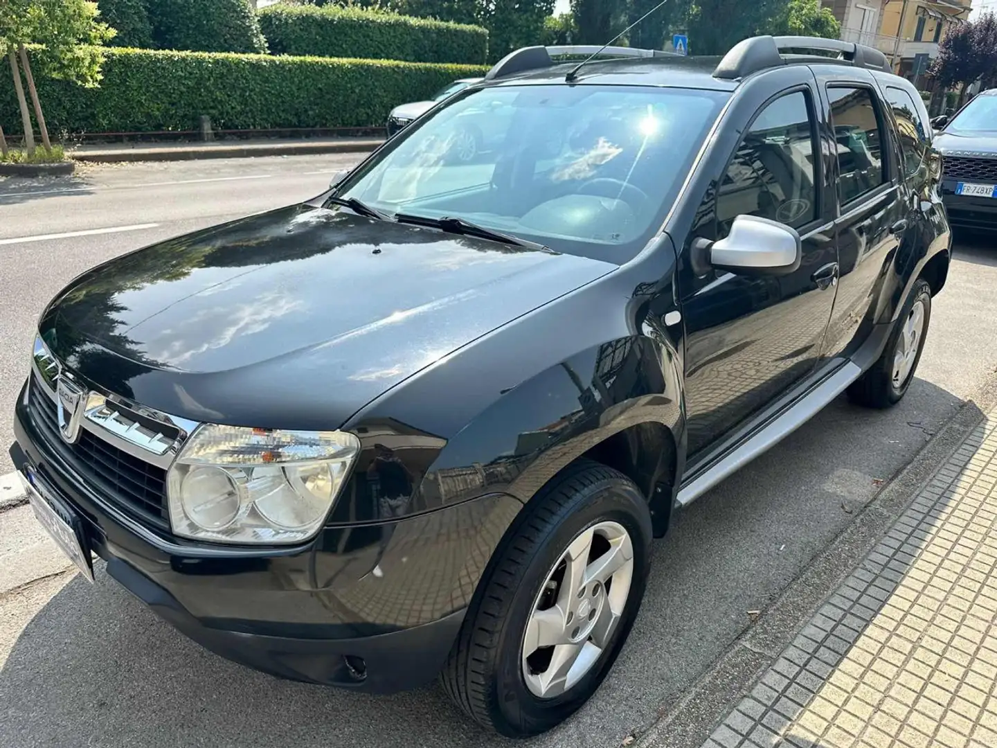 Dacia Duster 1.6 110CV 4x2 GPL Lauréate Nero - 1