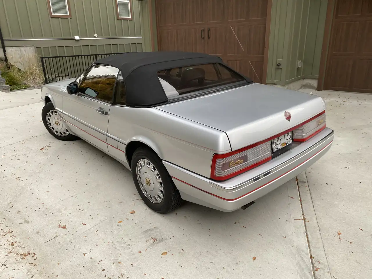 Cadillac Allante снимка Cadillac Allante
