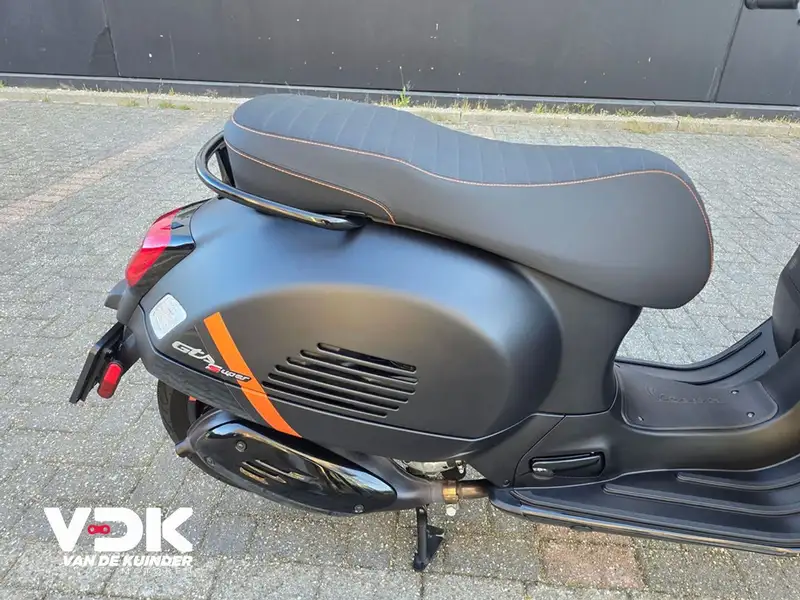 Vespa GTS 300 - foto 8