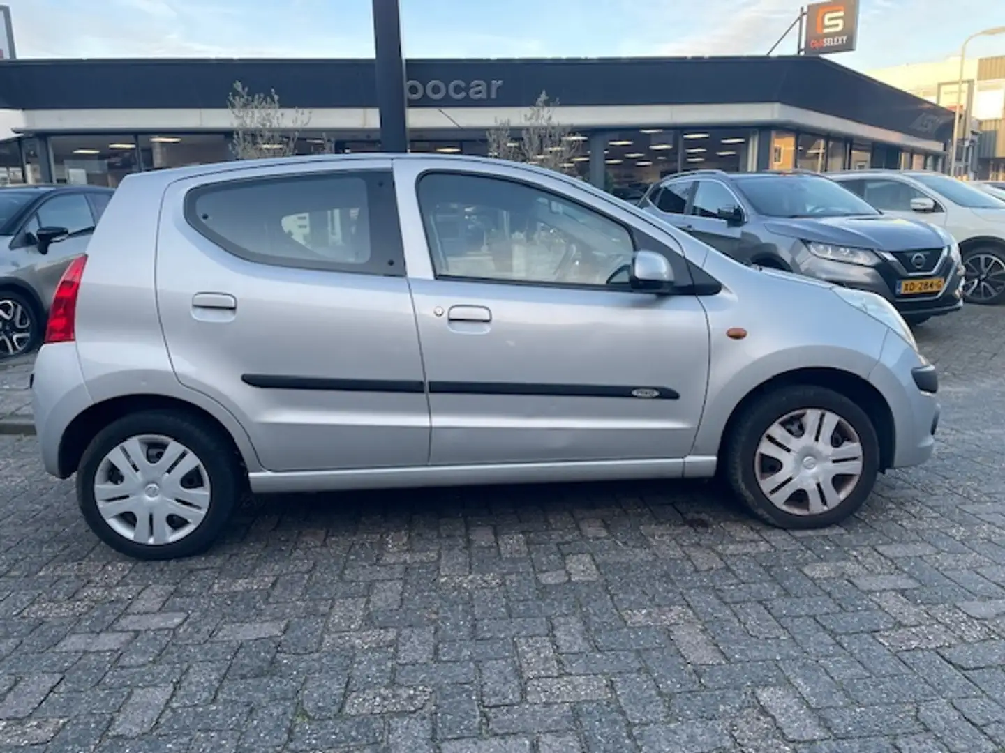 Nissan Pixo 1.0 Look Gris - 2