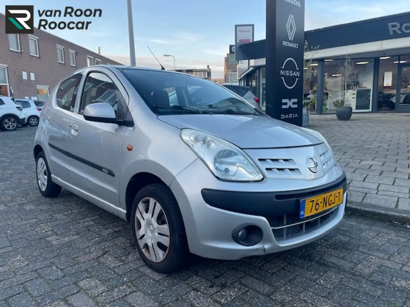 Nissan Pixo 1.0 Look Gris - 1