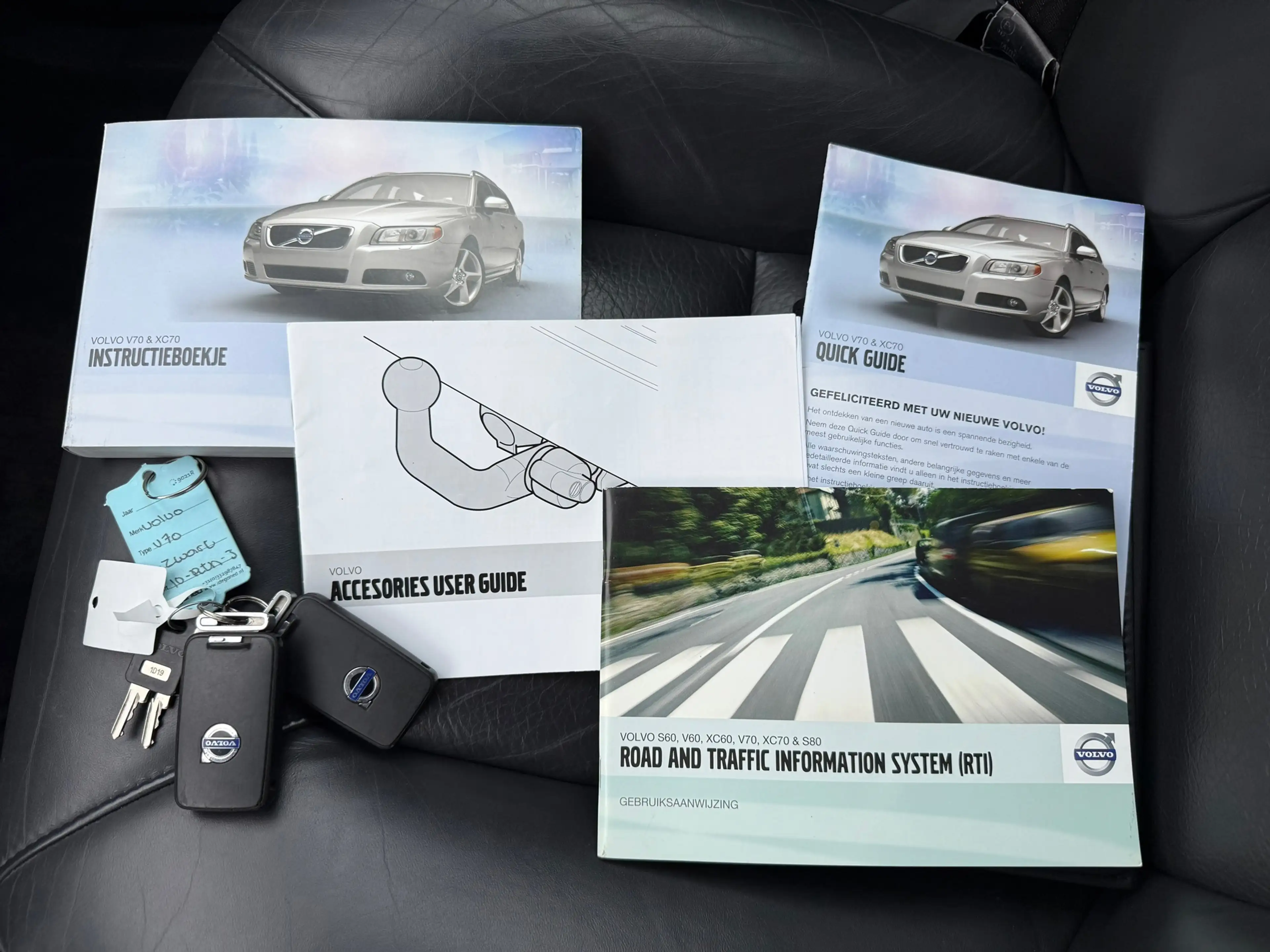 Volvo V70 1.6 T4 Limited Edition Automaat / Leder / Navi / 1 — photo 24
