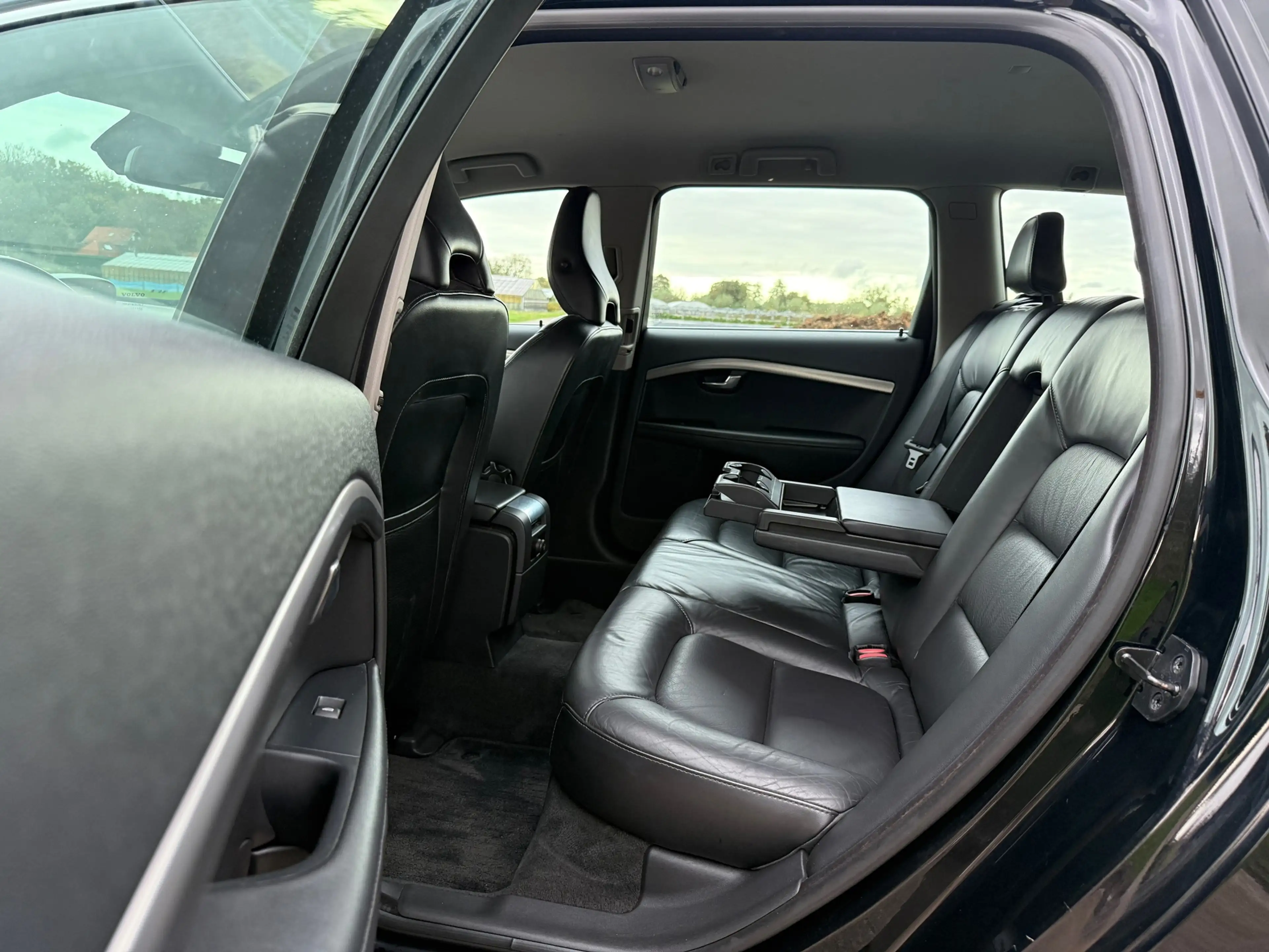 Volvo V70 1.6 T4 Limited Edition Automaat / Leder / Navi / 1 — photo 21