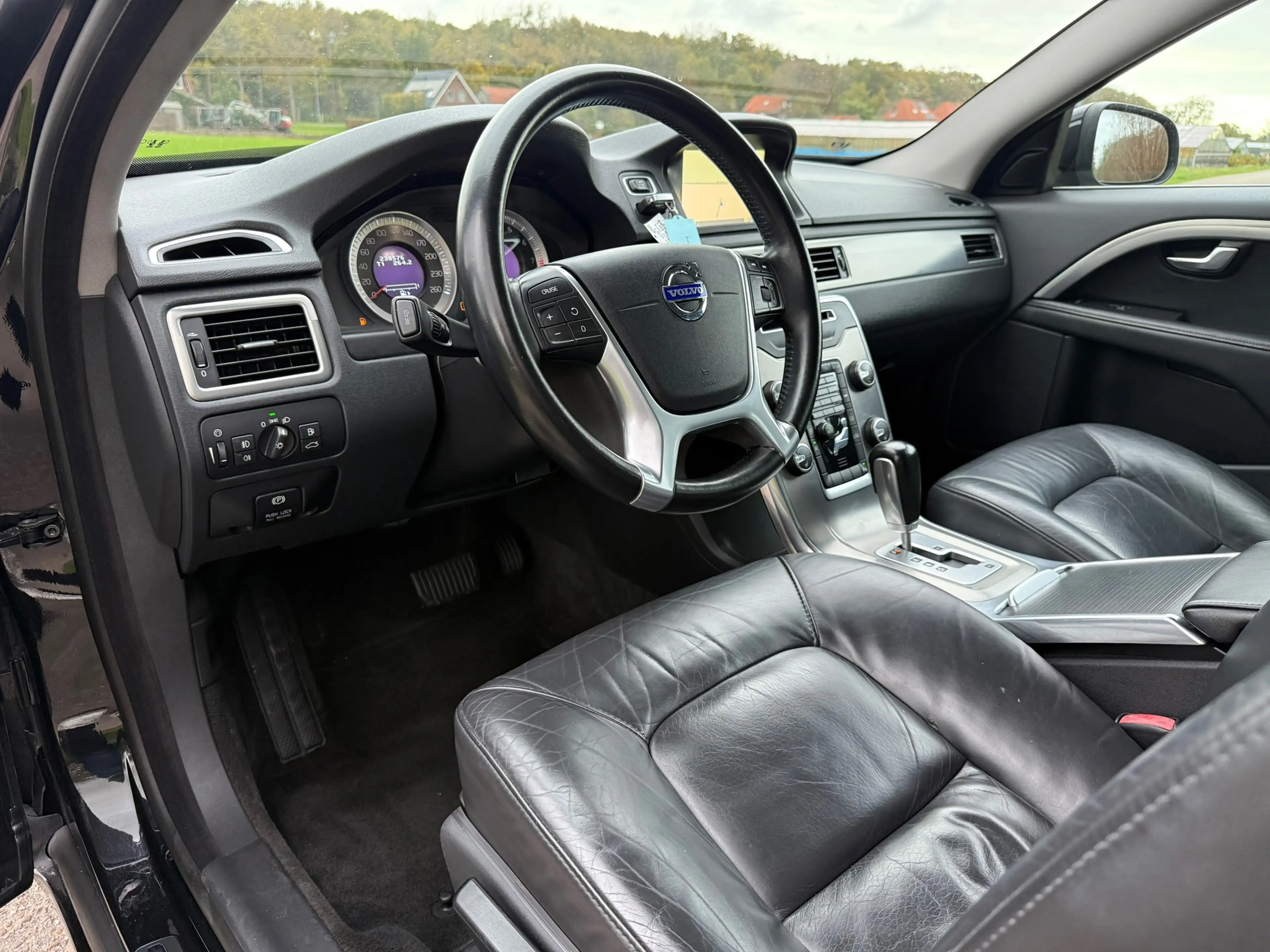 Volvo V70 1.6 T4 Limited Edition Automaat / Leder / Navi / 1 — photo 18