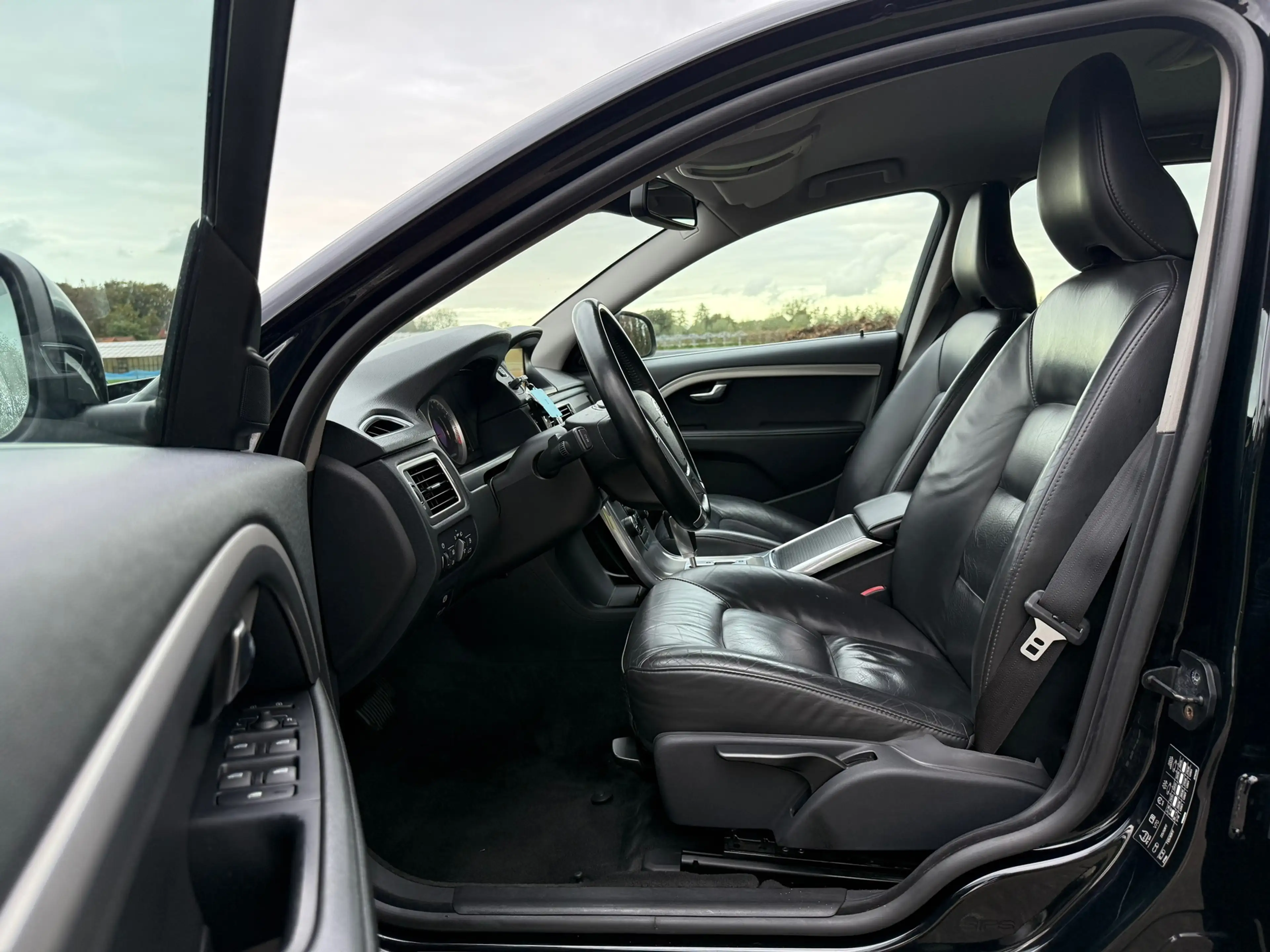 Volvo V70 1.6 T4 Limited Edition Automaat / Leder / Navi / 1 — photo 15