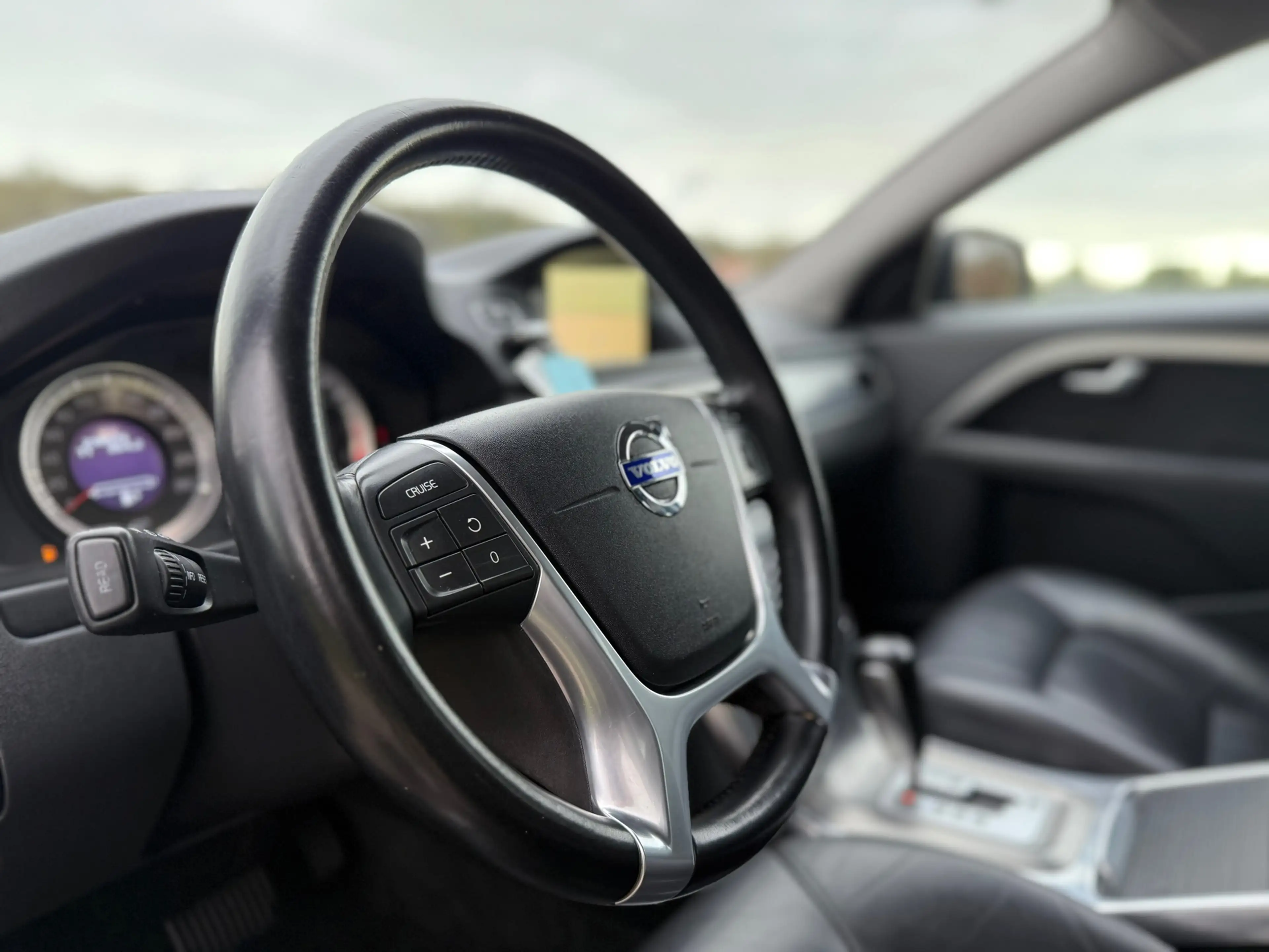 Volvo V70 1.6 T4 Limited Edition Automaat / Leder / Navi / 1 — photo 28