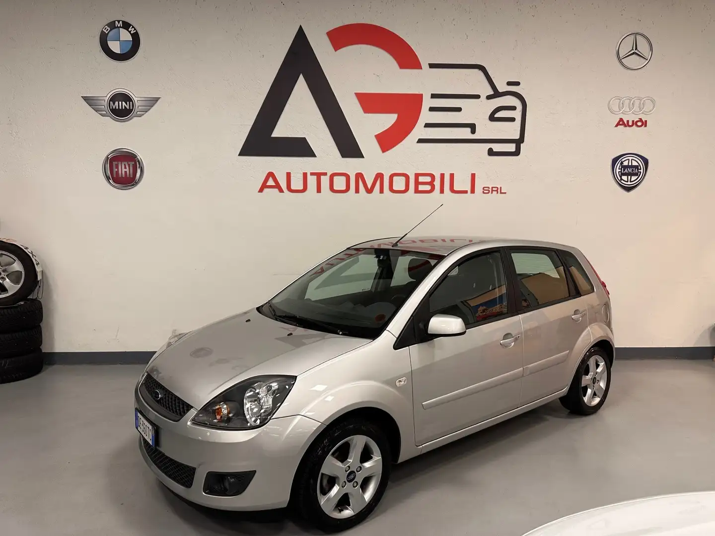 Ford Fiesta Fiesta V 2006 5p 1.2 Titanium Argento - 1