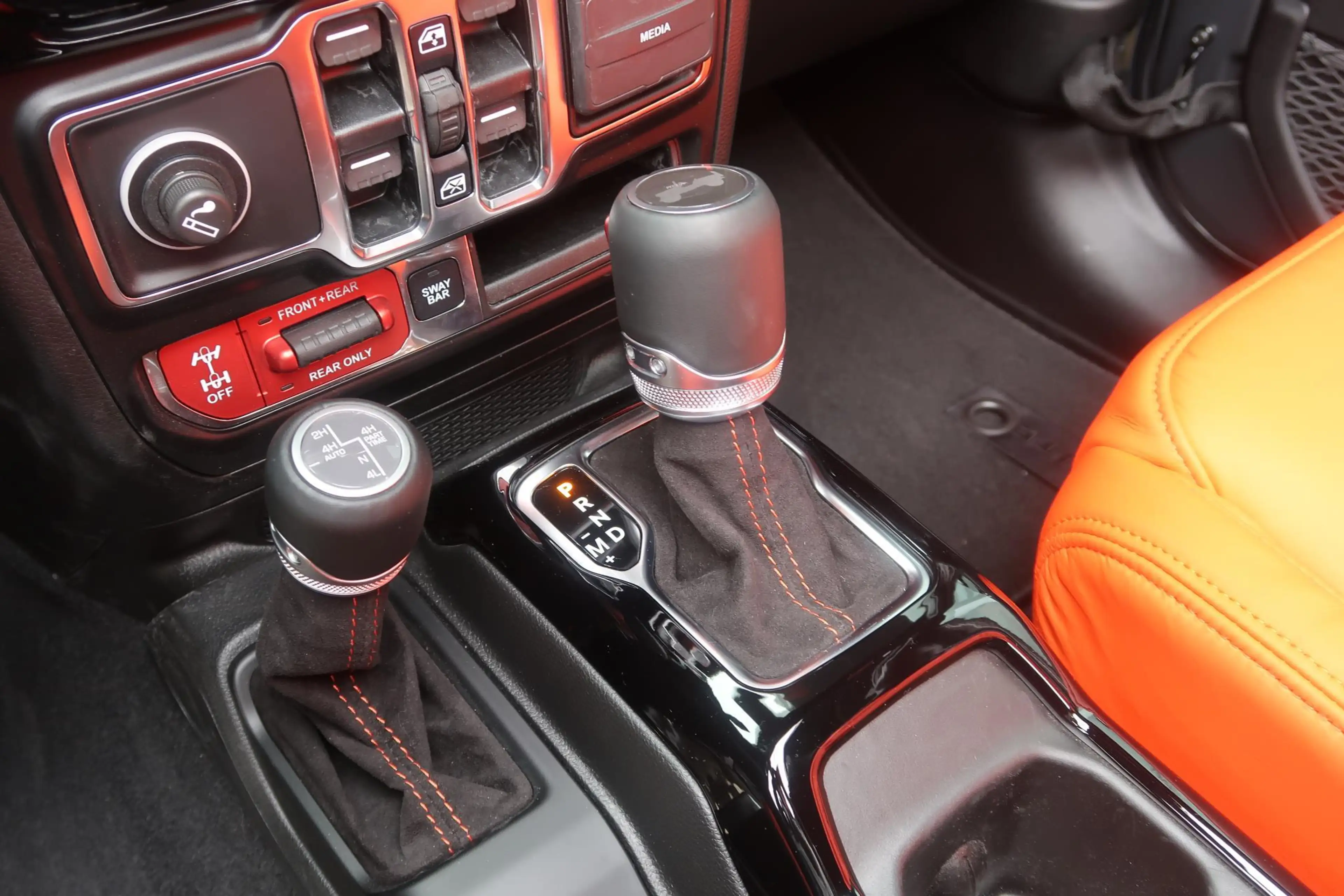 Jeep Wrangler BRUTE Richmond / BRUTE PERFOMANCE / Hermes Interie — photo 15