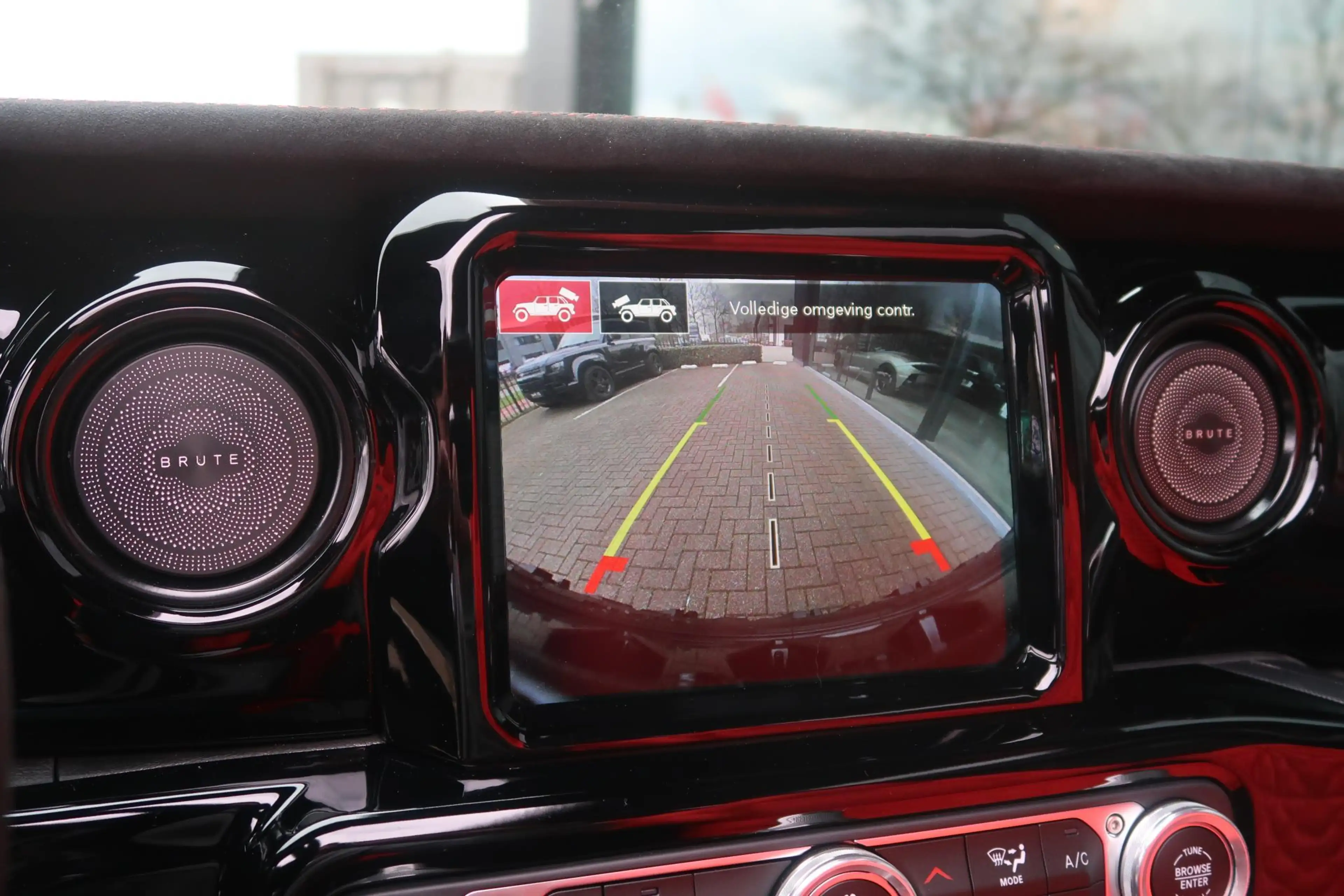 Jeep Wrangler BRUTE Richmond / BRUTE PERFOMANCE / Hermes Interie — photo 11