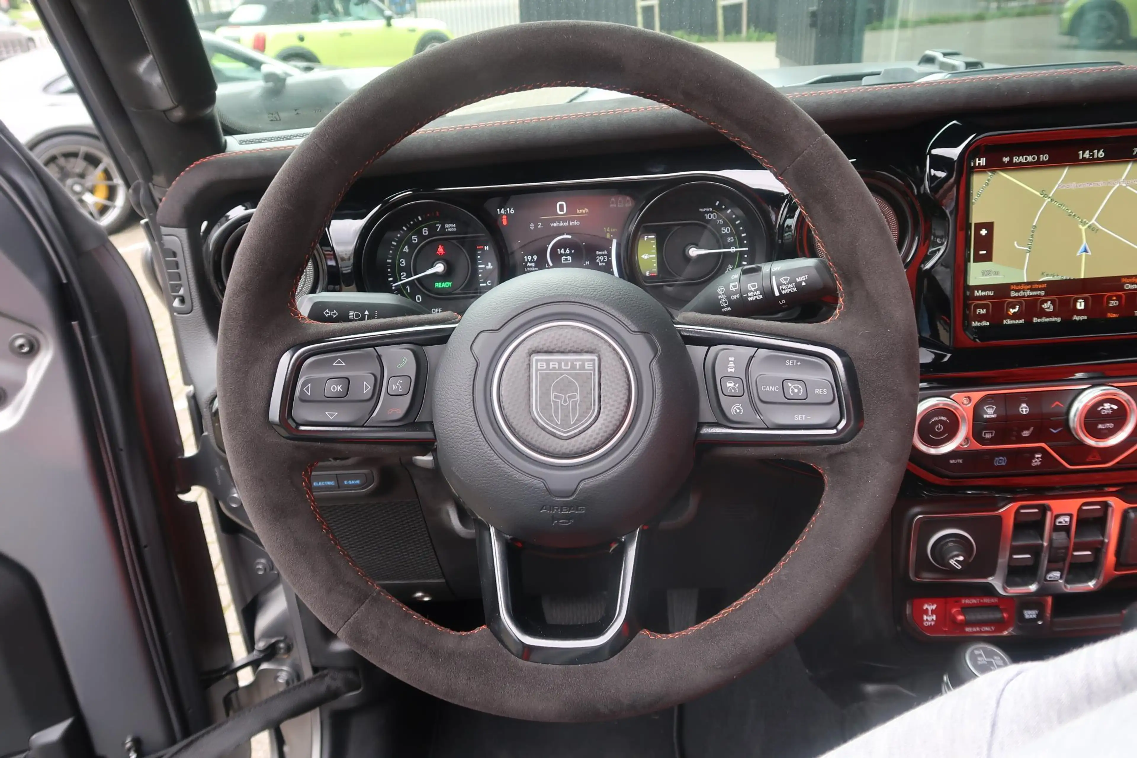 Jeep Wrangler BRUTE Richmond / BRUTE PERFOMANCE / Hermes Interie — photo 8