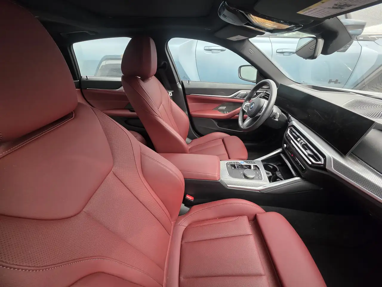 BMW i4 photo BMW i4