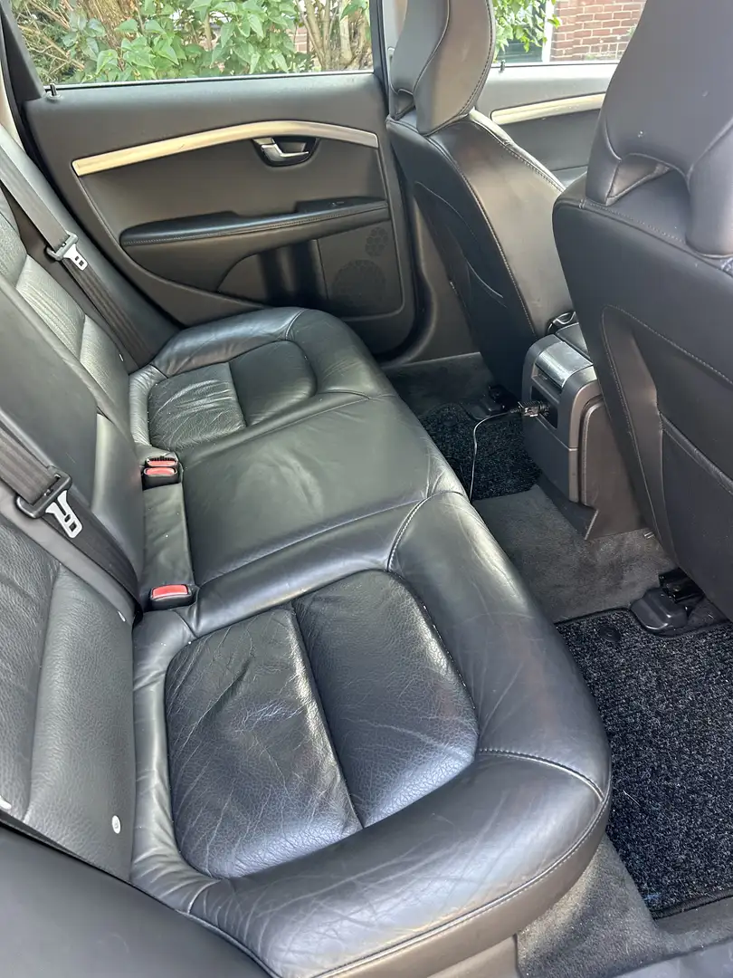 Volvo V70 1.6 T4 Lim. Edition Negro - 2