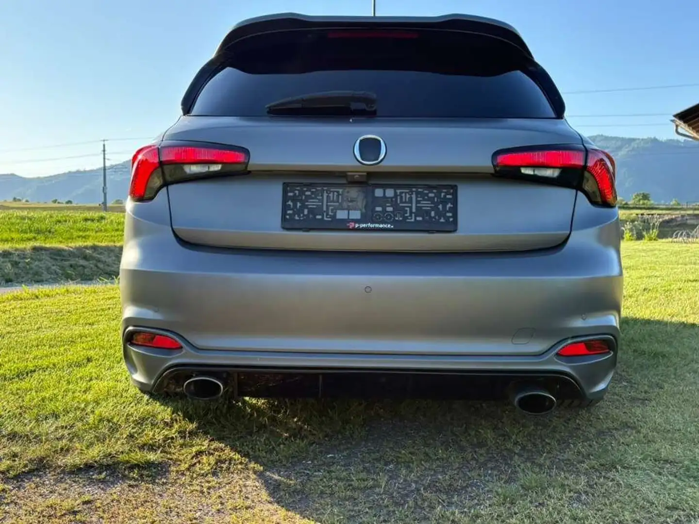 Fiat Tipo Tipo Kombi 1.4 T-Jet S-Design Gris - 2