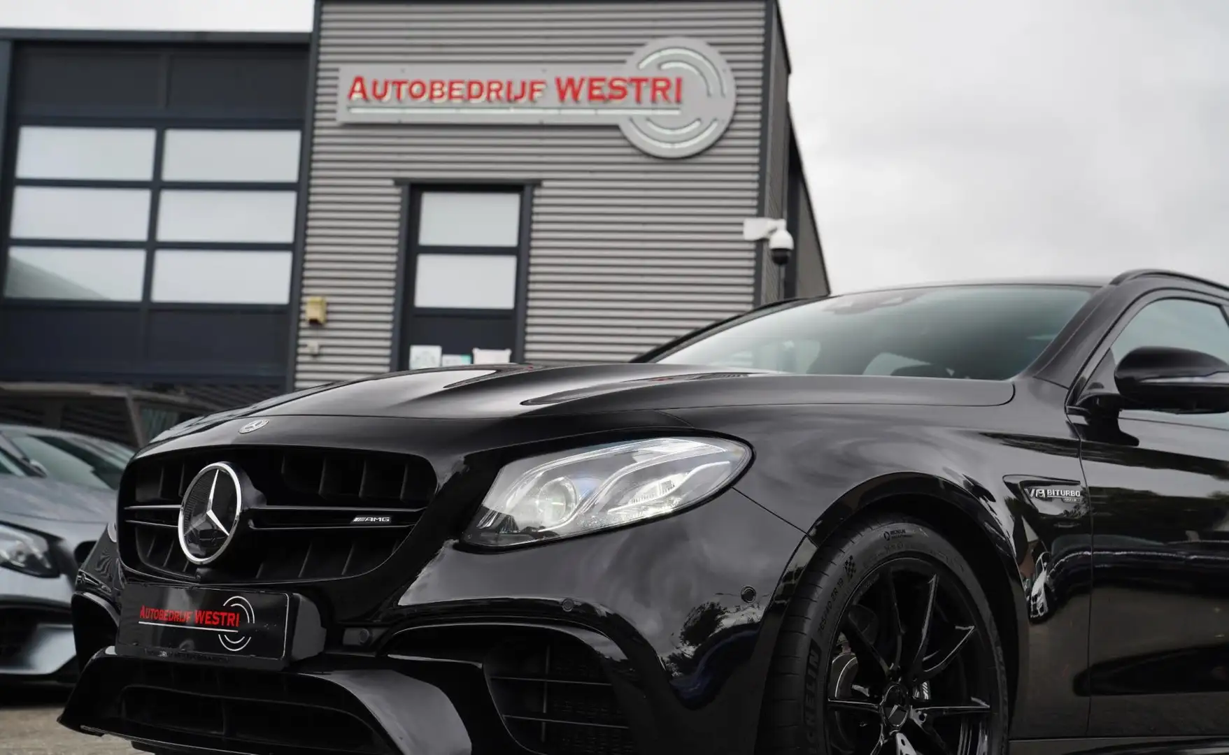 Mercedes-Benz E 63 AMG Estate 4MATIC Premium Plus | Panorama | Full Black Zwart - 2