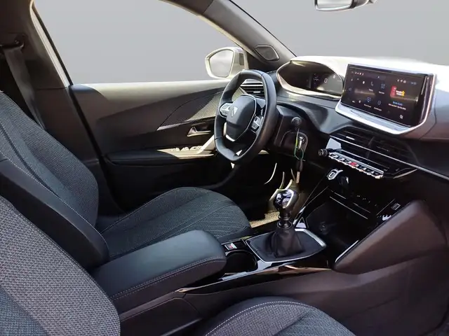 Peugeot 2008 view 11
